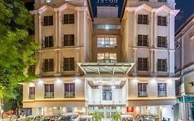 Hotel Summit
